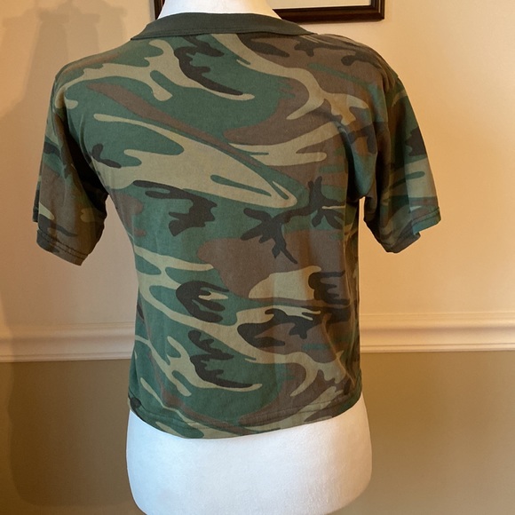 Camo Junior T-Shirt, Size Large - Picture 4 of 7